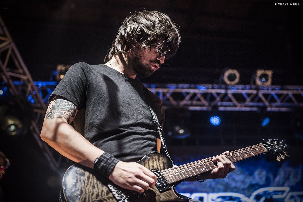 12 años de rabia: Cirse en Vorterix - Cirse tuvo su noche de rock en vórterix para la filmación de su primer DVD en vivo.21:20 se abre el telón para descubrir un conjunto de jóvenes músicos , violines, violas y violoncellos; le daban un comienzo diferente a lo que sería una noche eléctrica. Cirse. Foto: Mica Villalobos