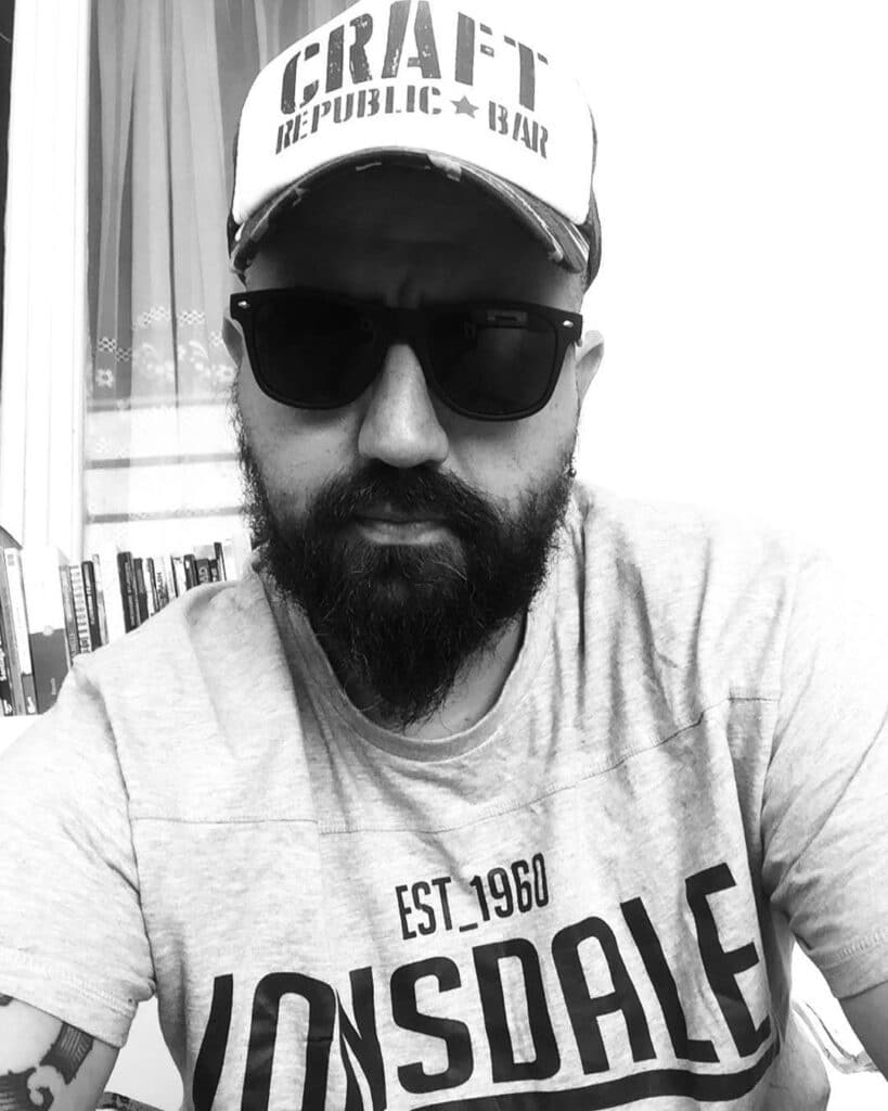 Hugo Lobo - Hugo Lobo es el creador y trompetista de Dancing Mood, un hombre que habla mucho de los temas que le apasionan, puede pasar la tarde hablando de música y la satisfacción que le genera descubrir que los jóvenes, a través de su trabajo, escuchan a los grandes del jazz. Hugo Lobo, 2018. Foto: Facebook del artista