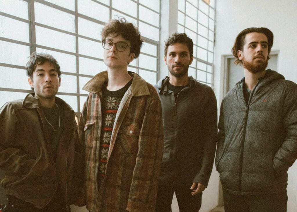 Cerro Dublín, debut desde San Rafael - Cerro Dublín es el nombre nuestro primer álbum. El mismo nombre de la banda, sí, porque estuvimos rompiéndonos la cabeza una bocha con el nombre, estuvimos dándole muchas vueltas, y la verdad es que estaba adelante nuestro. Lo dijimos: agarramos lo que tenemos, lo que somos hoy, en el presente, y usémoslo como nuestro baluarte para llevar adelante la identidad de lo que va a surgir a partir de ahora. Cerro Dublin