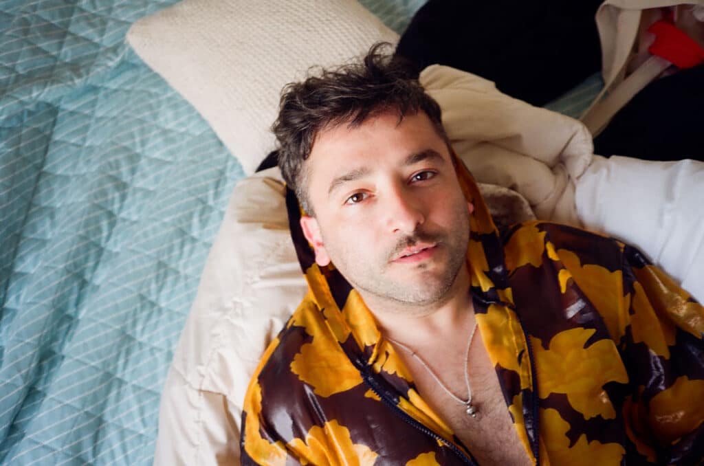 Diosque: "Yo soy Juan Román Terruño" - Diosque compartió un nuevo single, "Mentirosa". El artista tucumano había lanzado su cuarto disco hace unos meses, "Terruño", integrado por 13 canciones que recorren un universo variado de armonía y versos lúdicos. Diosque. Foto: Mariana Pacho López