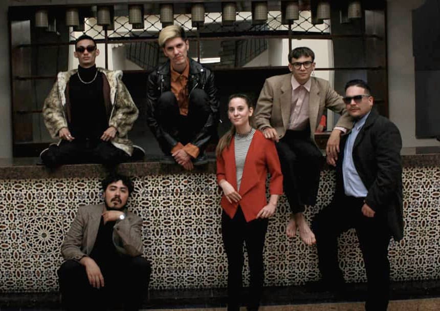 Fondo de Bikini nos trae el sonido de San Juan - La banda sanjuanina Fondo de Bikini editó su segundo EP "El incendio" y luego el simple "El verano de San Juan", éste último con la participación de varios músicos amigos. La banda grabó canciones contemporáneas a las de su primer disco, aunque trabajándolas de forma diferente, para que se note una evolución musical. Fondo de Bikini