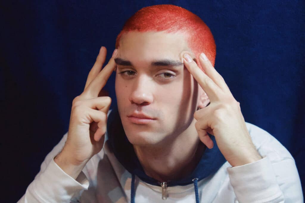 Guacho Bleu lanza su primer álbum solista: "Pepsi Fría & Antiácidos" - Guacho Bleu considera que la saudade máxima, ese profundo estado emocional lleno de épica, se produce en los momentos simples de la vida cotidiana, en las pequeñas sensaciones y vivencias que tenemos una vez que rompió la ola y paramos la pelota. Guacho Bleu