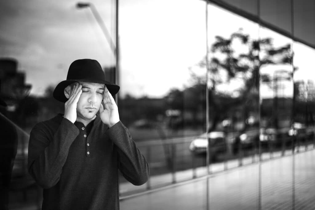 Gustavo De Marco: "La sinceridad está sobrevalorada" - "‘Decilo’ nace con la necesidad de decir las cosas que pensás, tratar de contagiar al que tenés al lado y que también se saque esa necesidad de adentro –afirma Gustavo De Marco-. La sinceridad está sobrevalorada. Hay personas que cuando dicen las cosas, lo justifican con que son sinceros. Al final, el objetivo de ser sincero y decir las cosas es poder transmitir a otras personas un punto de vista y lograr que se den cuenta de una verdad o recapaciten y replanteen un pensamiento. ‘Decilo’ va por ese camino de buscar una forma de expresar un pensamiento siendo asertivo y empático". Gustavo De Marco