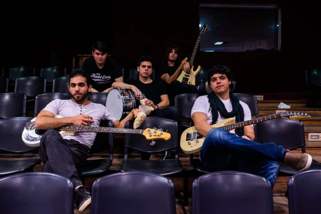 Häshtäg: "Estamos en constante evolución" - En esta situación es muy difícil planificar los próximos pasos de la banda. En esta cuarentena estuvimos lanzando varios videos de un DVD llamado "Esto es Häshtäg" que grabamos el año pasado en lo que fue la presentación oficial de "Pasiones y sueños rotos" pero tenemos pendiente el lanzamiento del show a las plataformas digitales. También tenemos las maquetas terminadas de nuestro tercer álbum que creemos que comenzaremos a grabarlo en 2021, pero en estos días estamos planteándonos la posibilidad de lanzar un EP antes de fin de año, con las canciones que estuvimos creando durante esta cuarentena. Por supuesto, todo depende de esta anormalidad pase. Häshtäg