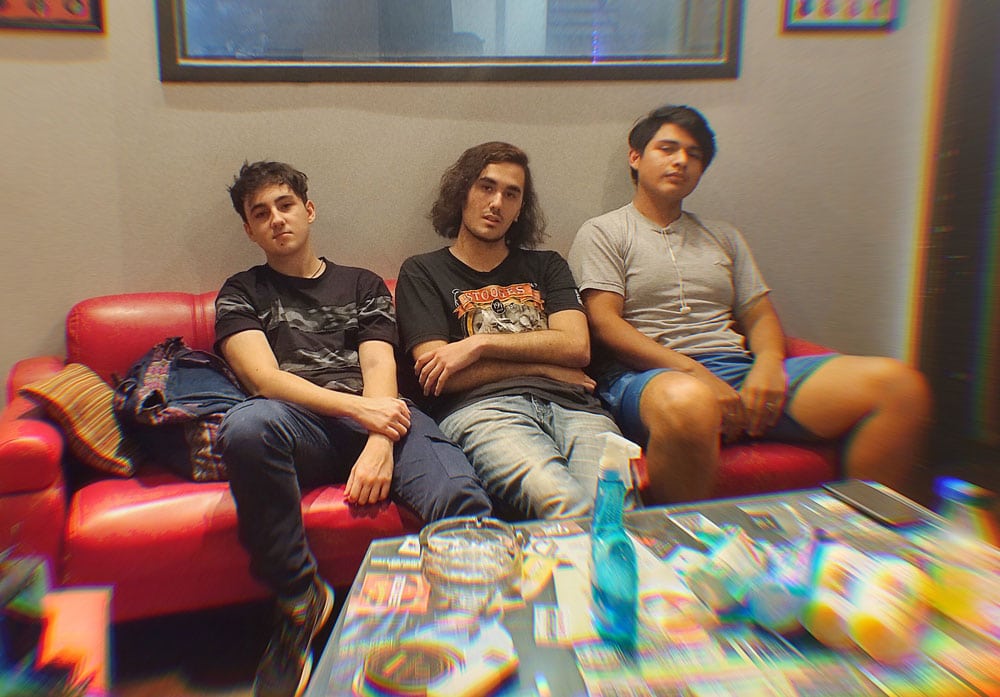 Rock argentino re-versionado en inglés: Insensatos lanzó "Made in Argentina" - Con la llegada de la cuarentena, Insensatos publicó "Made in Argentina", un disco homenaje en el cual re-versiona clásicos del rock argentino, pero en inglés. Buscando de esta forma compartir el mensaje de la música local en un idioma universal que el mundo pueda comprender. Insensatos