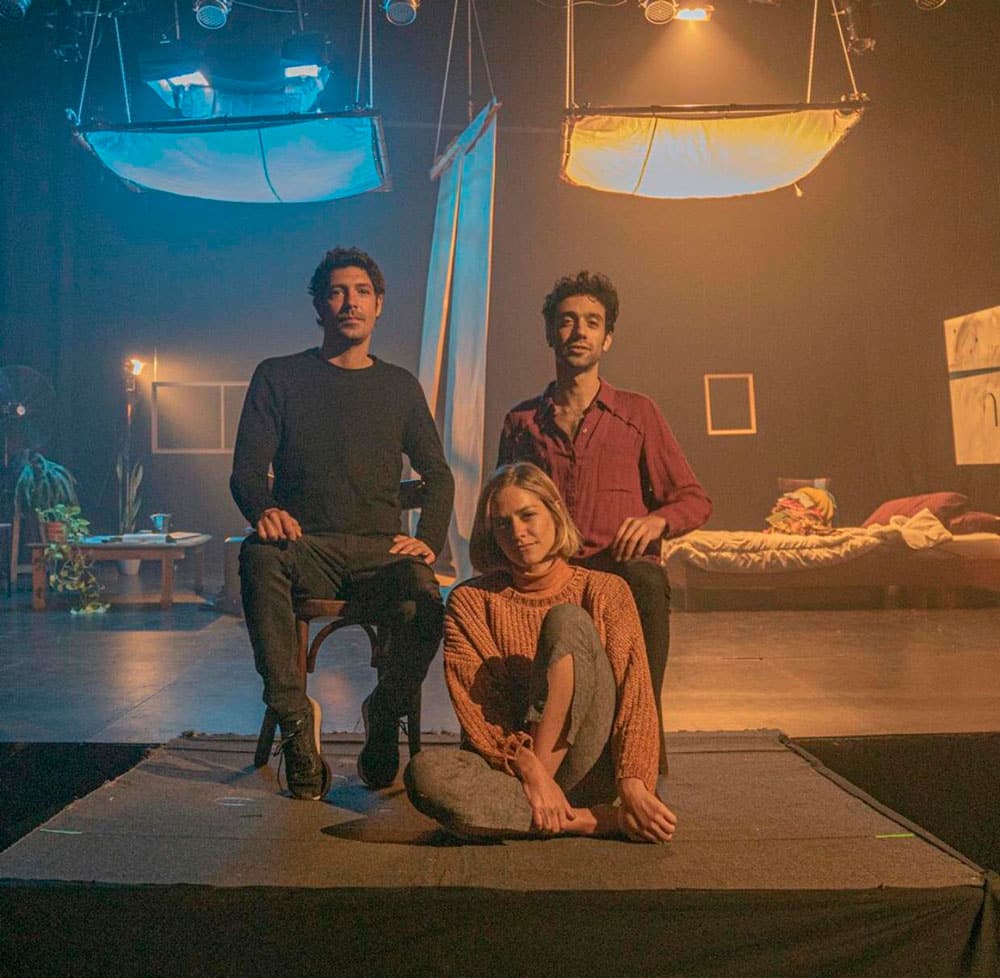 Joaquín Plada estrenó "Los días", junto a Julián Kartun - Como parte de su nuevo material, el cantautor uruguayo Joaquín Plada estrena el primer corte del EP que da nombre al mismo: "Los días". Joaquín Plada, con Julián Kartún y Rocío Igarzabal. Foto: Loli Laboureau