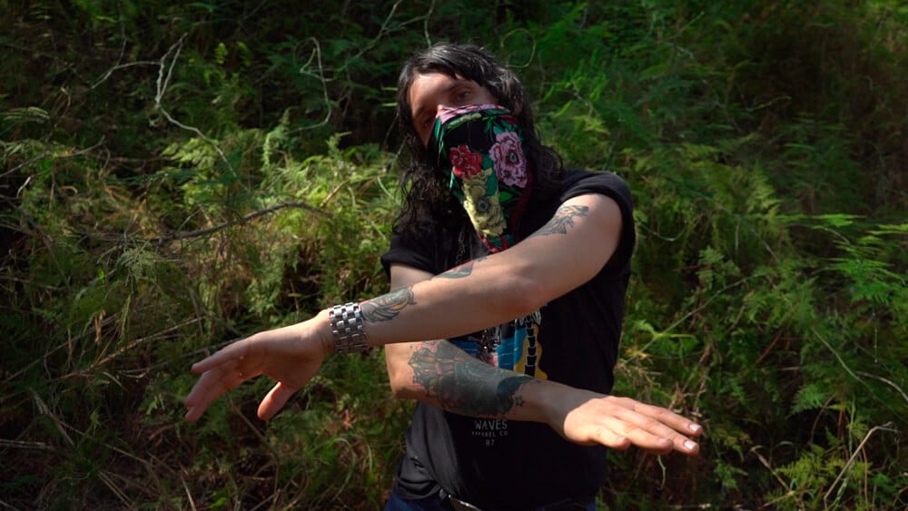 Nico Gómez de Prana estrenó su cuarto disco, "Vengo" - "Vengo" fue grabado entre los meses de enero y mayo en los estudios Unísono y Zebramariposa, tomando como motor creativo el aislamiento obligatorio a causa de la pandemia Covid-19. La producción estuvo a cargo de Nico Gómez de Prana junto a Matías Armando, quien realizó la mezcla y la masterización. El arte de tapa fue elaborado por la ilustradora China Pupi, radicada en Barcelona. Participan en el álbum Penélope Donatti, Nicolás López Soto, Gastón Peréz Rivera (De La Rivera), Leo Moscovich (La Cruda, Mambonegro), Matt Hungo Deicas (Astro Bonzo, La Hot Band), Ariel Echarren (Los Cohibas, Punzo), Guille Agnesse (Expedizionica) y Fran Picc. Nico Gómez de Prana