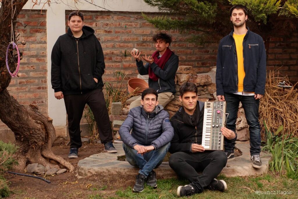 Niño Kamikaze: "Nos sentimos más maduros" - ¿Cómo surge en Niño Kamikaze la idea de fusionar rap y funk? Niño Kamikaze