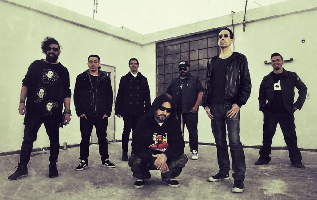 Proyecto Sirius y un retrato de los músicos independientes en pandemia - "En tiempos de pandemia, la música resiste, muta y se reinventa", grita Proyecto Sirius con su nuevo videoclip "En el barrio", que retrata la vida real de las bandas independientes en éstas épocas. Proyecto Sirius