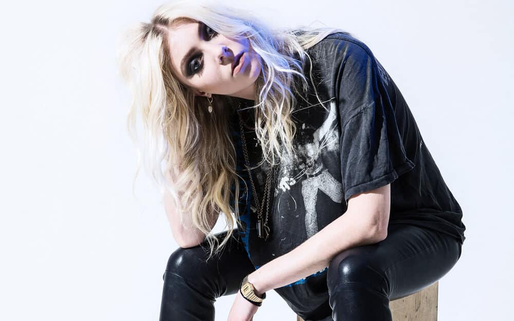 Taylor Momsen, de The Pretty Reckless: "Hacer este disco me salvó la vida" - Castle Rock es un pueblo ficticio de Stephen King. Supuestamente está en Maine, y fue el escenario de varios libros. Justamente, Taylor Momsen llama para esta entrevista por Zoom... desde Maine. La cantante de The Pretty Reckless, que vivía en Nueva York, pasó el último año en ese estado. Y como es fanática del autor, la primera pregunta es cantada: ¿pudo encontrar la ciudad? Taylor Momsen