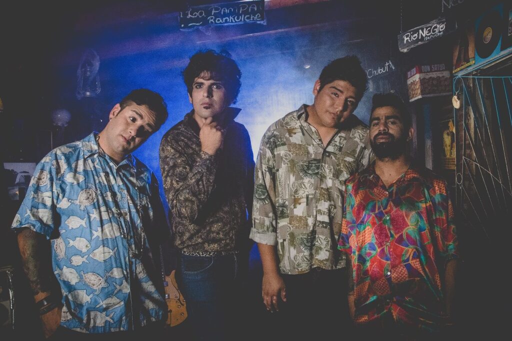Timadores: "Nos encontramos en nuestro mejor momento" - "Es una obra en la cual van a encontrar en cada canción palabras elegidas minuciosamente para empotrar cada acorde –describe Matías Iriart, voz cantante de Timadores-. Pero, a su vez, el disco lleva consigo la oportunidad de perderse en alguna armonía y encontrarse en un cuento de estribillos contagiosos con tintes pop. Es un álbum ecléctico, contundente, atemporal y, en algún aspecto, confesional". Timadores
