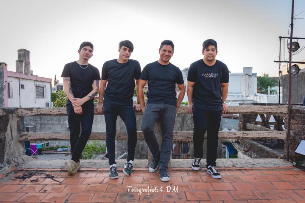 Uglys: "Queremos salir a tocar por todo el país" - El cuarteto entrerriano de punk rock Uglys lanzó en plena pandemia su primer álbum de estudio, "Esta conexión la hicimos con vos", con ocho canciones y la participación de Hernán Valente de Cadena Perpetua. Uglys