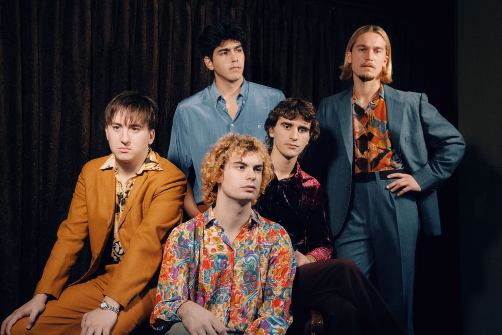 Vita Set: "Nos gusta la década de los '80s" - "Affaire" es el segundo álbum de Vita Set. Está compuesto por siete canciones con una sonoridad única, a través de composiciones heterogéneas que funcionan de manera independiente y conjunta. Vita Set