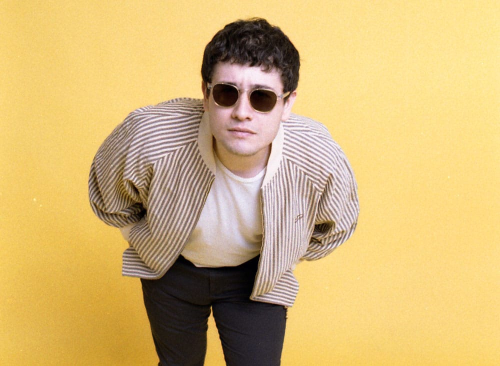 Zepet: "Internet es como un lugar con total libertad que rompe fronteras" - En plena cuarentena, Zepet estrenó su nuevo single y videoclip "Me and my reflection", canción que alienta al bienestar con uno mismo y cuyo video fue grabado en Nueva Zelanda, dirigido por Camila Sol Mathov y editado por el propio cantante. Para esta canción Zepet trabajó con músicos consagrados como Sebastián Fernández (Stone Giant), Mateo Rodo de Lucas and The Woods y Fernando Lodeiro (Multiganador de los Premios Grammy e ingeniero de sonido que trabajó con Paul McCartney, Prince, Lady Gaga y Arctic Monkeys, entre otros). Zepet. Foto: Daniel Jean Ventura
