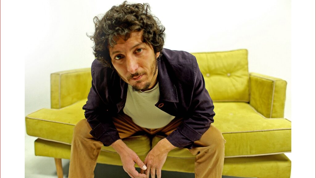 Adrián Berra - Sus discos Mi casa no tiene paredes y (2010) y El Funeral (2013), con invitados como Martín Buscaglia, Ana Prada, Tomi Lebrero, Joaquín del Mundo, entre otros, tuvieron miles de descargas desde el sitio oficial de Adrián Berra. Adrián Berra