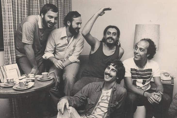 Breve historia del Expreso Imaginario - El Expreso Imaginario es una revista emblema de la cultura rock argentina. Se publicó entre agosto de 1976 y enero de 1983 y a lo largo de 78 ediciones nos hablaron de contracultura como nadie lo había hecho hasta el momento. Y en el peor momento de la historia reciente del país: la dictadura militar. Ideada y dirigida por Jorge Pistocchi, uno de los periodistas esenciales de esta publicación fue Pipo Lernoud, quien acá detalla la historia de la revista. expreso 1