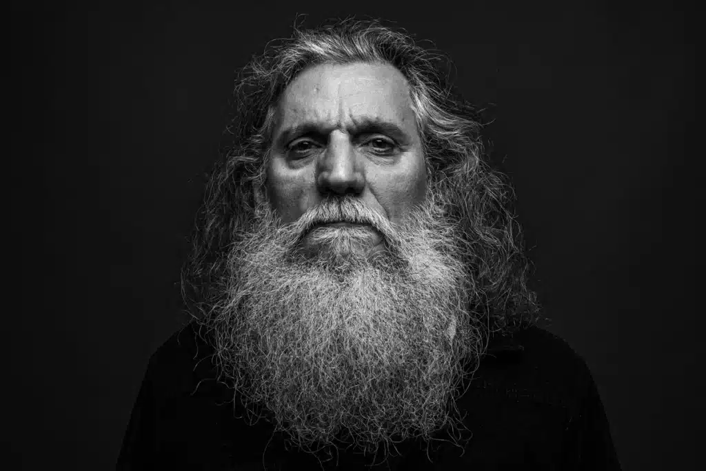 Los Antiguos - Poderoso heavy metal con espacio para el stoner rock y el hard rock más rutero, con especial hincapié en las letras para rescatar la cosmovisión de los mapuches y mucha de su filosofía de vida. Sus integrantes formaron parte de otros combos metaleros antes de armar Los Antiguos. Pato Larralde, de Los Antiguos. Foto: Nacho Lunadei
