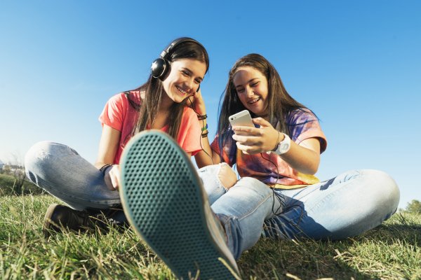 Spotify agrega la opción de escuchar música "en grupo" - Los usuarios de la plataforma podrán organizar una escucha simultánea entre varias personas, sin importar en qué lugar del mundo se encuentren. spotify