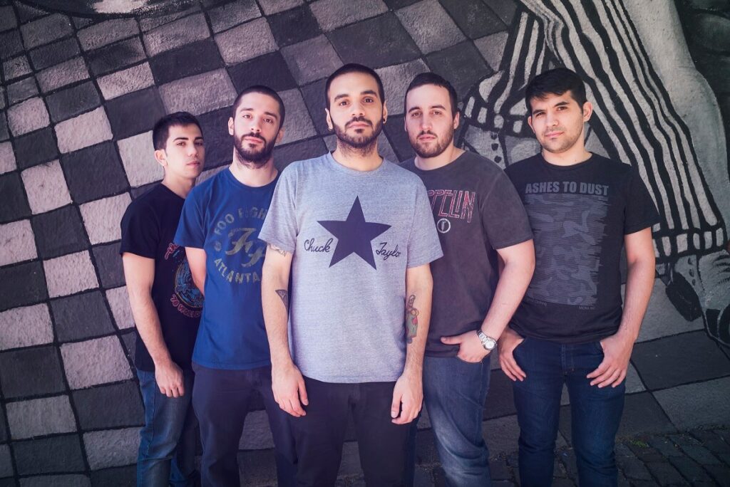 El Mirador: "Este disco es para quien quiera escuchar 12 canciones en la misma sintonía" - Con su tercer álbum "Akasha" girando, el conjunto rockero de Lomas del Mirador afianza una idea sonora y despide el año en Zona Oeste. El Mirador