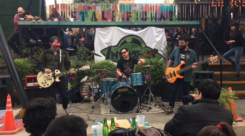 Invasión Extraterrestre: "Nuestro fuerte es combatir el reggaetón y el trap" - Son una banda que abarca muchos estilos, ¿de dónde surge el sonido de Invasión Extraterrestre? Invasión Extraterrestre