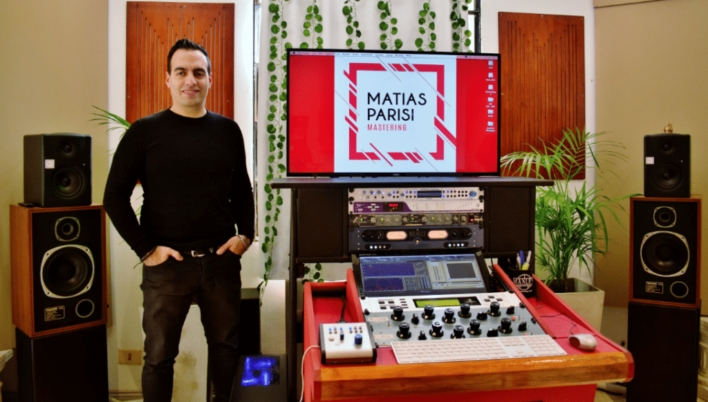 Matías Parisi: "Siento que es el principio de uno de mis mejores momentos" - Matías Parisi Mastering es el primer estudio profesional de zona oeste dedicado exclusivamente a la Masterización de sonido. Con equipamiento analógico Clase A valvular, ofreciendo una calidad de sonido internacional. El mismo se encuentra ubicado en la ciudad de Castelar y también ofrece cursos intensivos de Masterización exclusiva para Radio, TV, Streaming, CD y Vinilo. El más próximo se llevará a cabo durante el mes de enero 2020 con inscripción previa y cupos limitados. Matías Parisi