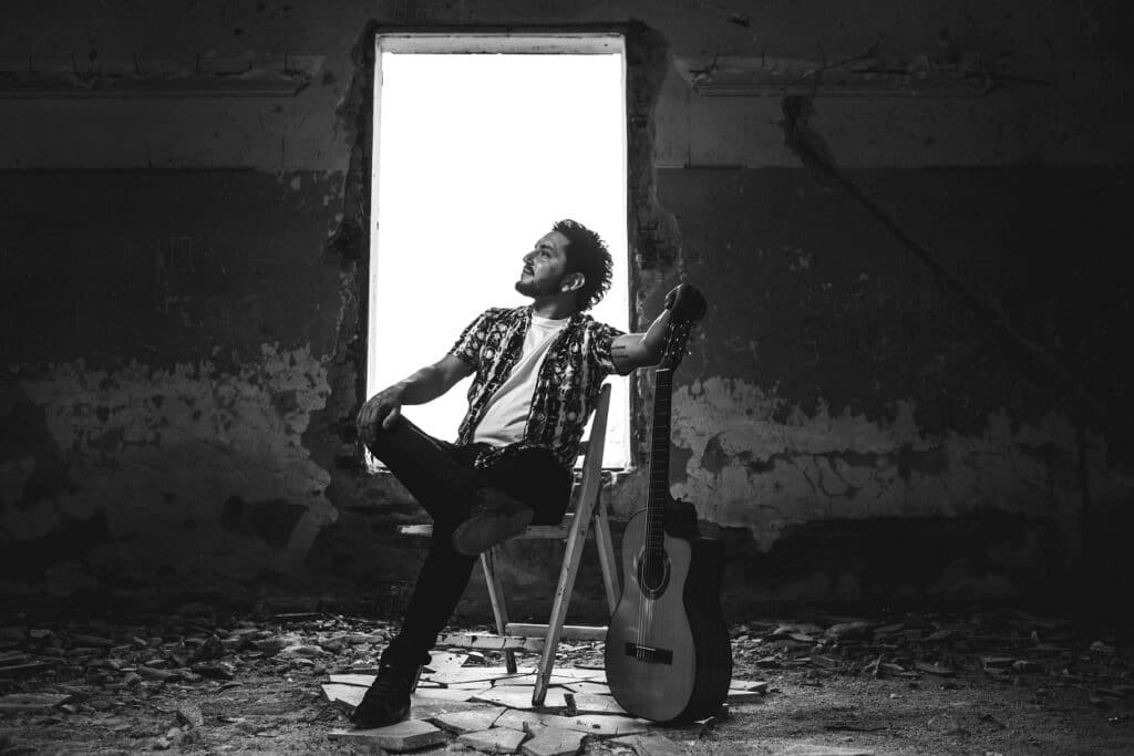 Nacho Serfaty: "Tenía ganas de romper un poco con todo" - El cantante del conjunto cordobés La Madre del Borrego inicia su propio camino solista con el lanzamiento del tema adelanto “Otra manera de pensar la muerte”, que formará parte de su primer álbum “Haiku”. Nacho Serfaty