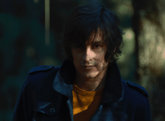 Siddhartha presenta "La ciudad" - Siddhartha estrena en todas las plataformas digitales el primer sencillo de "Memoria Futuro Volumen II", canción que arranca con una sorpresiva colaboración con Zoé, banda de la que formó parte como baterista. Siddhartha