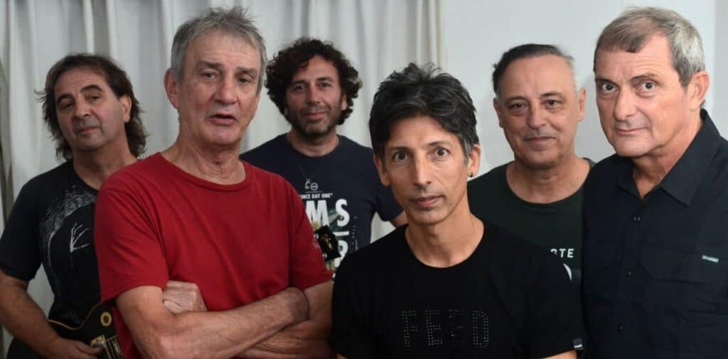 Viralisados presenta "Piel", su primer disco de estudio - Viralisados, la banda liderada por Mario Serra (baterista original de Virus) y Federico Moura (sobrino del cantante) es un recorrido por los grandes éxitos de una de las bandas transgresoras del pop en nuestro país. Más allá de la interpretación y con un nuevo disco entre manos se han convertido en una propuesta diferente dentro del rock nacional. Viralisados