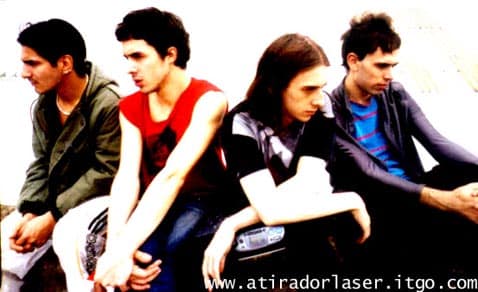 A-Tirador Láser - Nahuel Vecino y Lucas Martí, amigos de la infancia, comenzaron a tocar juntos desde los 12 años. En 1994 nació A-Tirador Láser, como banda soporte del grupo del hermano de Nahuel. A-Tirador Láser