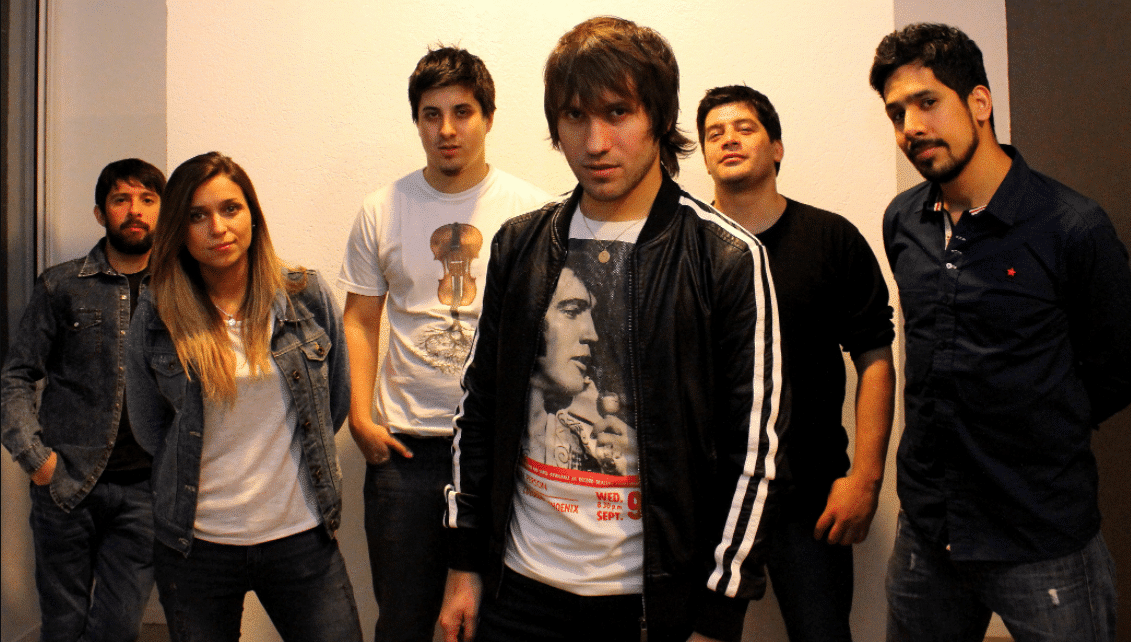 Al Solo vuelve a desafiar La Trastienda - Con diez años en la música, Al Solo & The Bastas se encuentra por lanzar el tercer disco de su carrera, luego de "Me basta" (2013) y "Canciones imposibles" (2008). "Los de afuera" corresponde al primer single producido en formato audiovisual por los Hermanos Dawidson, cuyo letra remarca la necesidad de dejar de dar relevancia a la opinión de los demás sobre las decisiones personales. Este nuevo material será presentado este viernes 26 de mayo, a las 21 horas, en La Trastienda Samsung. Al Solo