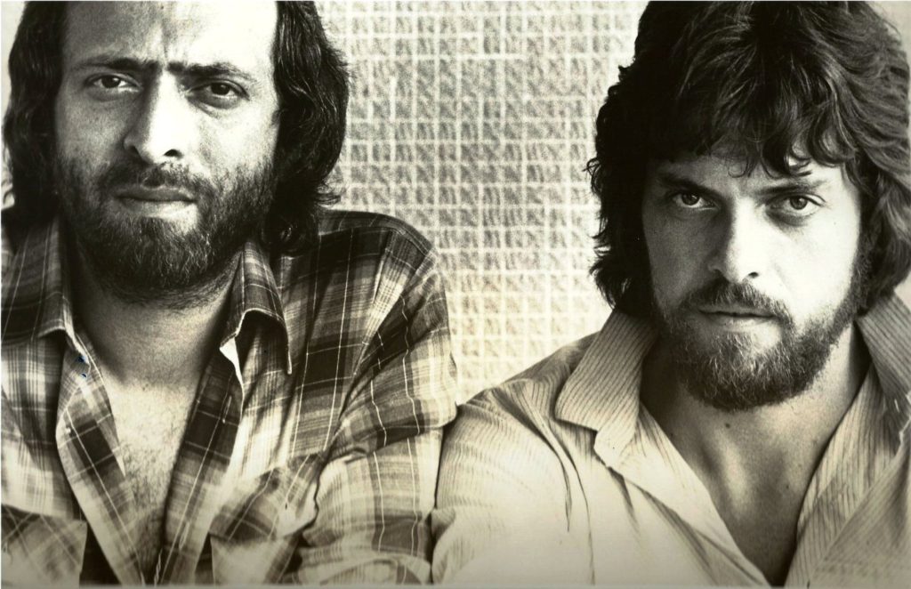 Alan Parsons: "Muchos sellos me proponen grabar, pero no tengo material" - -Sí. Pero si te fijás, el Alan Parsons Project fue siempre eso. A algunos los llamamos más de una vez, como por ejemplo a Colin Blunstone –cantó en "Old and wise"- y a Lenny Zakatek –que estuvo en "Damned if I do" y "Games people play"-. Pero pasó un montón de tiempo desde el último disco de ese proyecto, ¿sabés? Fue en 1987. Hay muchos artistas jóvenes a los que podría llamar, y estoy más emocionado por trabajar con ellos. Alan Parsons