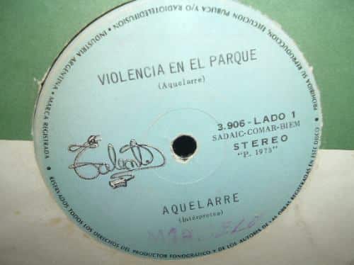 Esenciales: "Violencia en el parque" - Aquelarre, y el gran éxito de su simple editado en el '73: "Violencia en el parque". aquelarre 1
