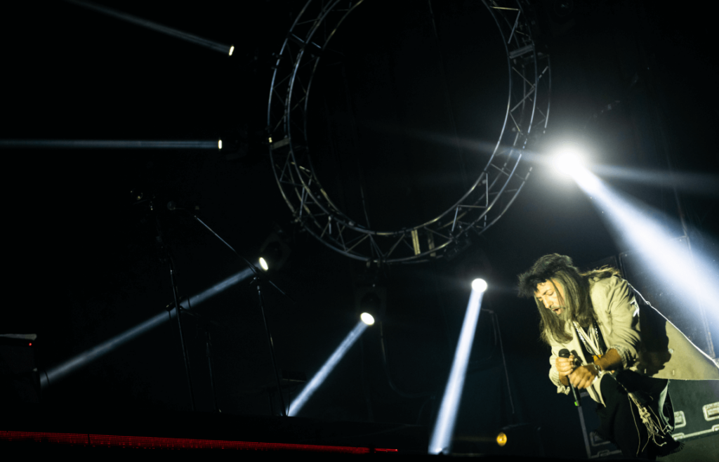 Cosquín Rock 2020: Día 2 - La segunda jornada del festival se movió principalmente entre el rock, el pop, el blues, el trap y el hip hip. Crónica de Lucas Seoane y fotos de Catriel Remedi. babasonicos