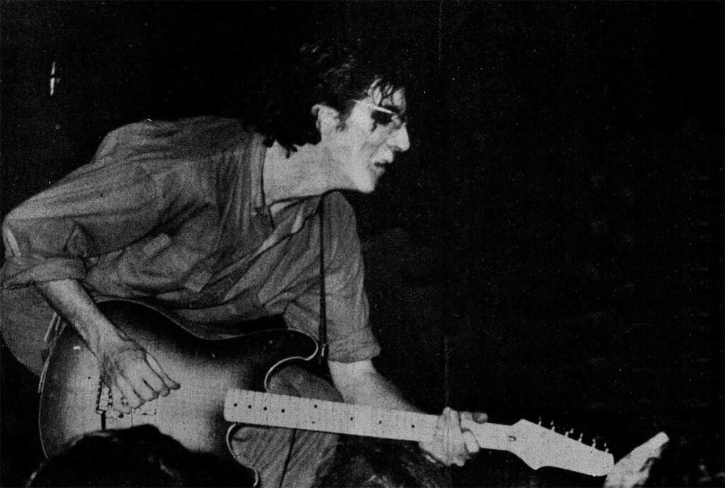Un refugio de arte - Charly García presentó "Piano Bar" en el Luna Park. Rescate de una crónica publicada en la Revista Pelo Nº241, junio de 1985.? charly