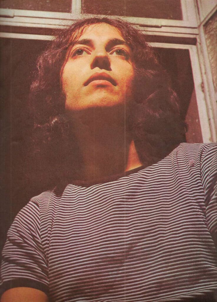 ¿Qué viste en USA, Ciro? - Desde los comienzos de, allá en Rosario, el grupo se sustentó en dos músicos: Ciro y Litto. Sobre ellos giraron muchos integrantes hasta llegar a la formación actual. Sin embargo, cada vez que hubo que hablar o escribir sobre los Gatos siempre se mencionó sólo a Litto Nebbia. Ciro