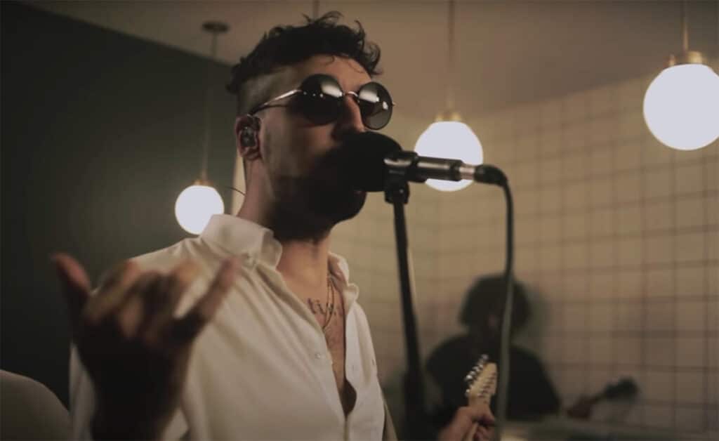 Dante estrena sus "Niguiri Sessions" - Dante Spinetta lanzó el video de un show íntimo que realizó en febrero pasado en un sushi bar. Esta primera parte incluye cuatro tracks en 16 minutos, al frente de su banda. Dante