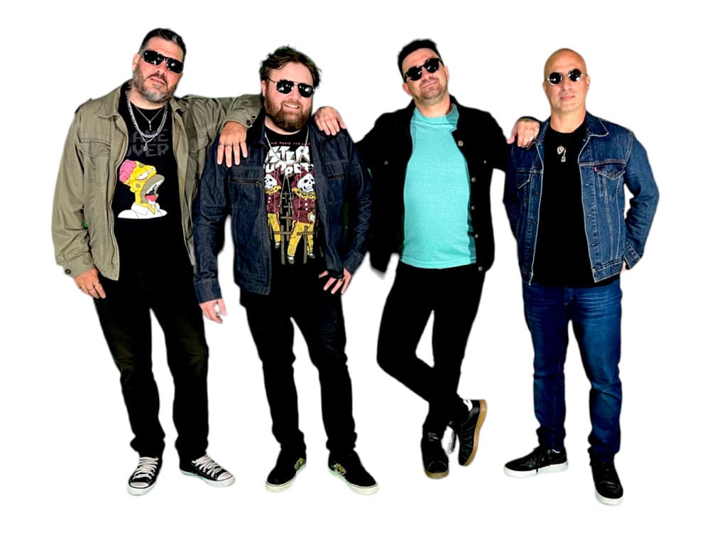 Dos Comodines: "Seguimos fieles a nuestro estilo y también somos capaces de evolucionar" - Dos Comodines es un proyecto de rock cuya trayectoria le permite compartir escenario con bandas destacadas como Kapanga, Cielo Razzo y Las Pastillas del Abuelo, por mencionar algunas. dos comodines