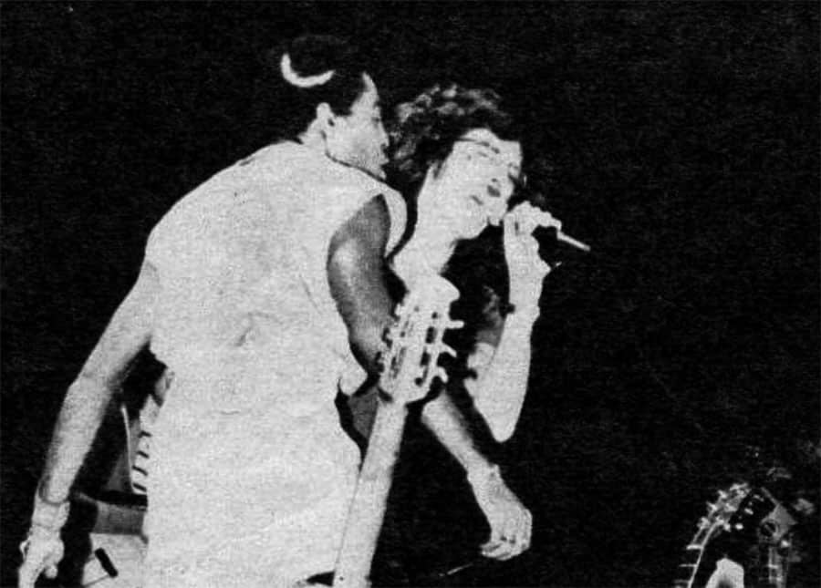 García-Gil: gozando la música - Noche de fiesta en Obras. Noche de música, color y poesía, en estos tiempos difíciles en los que se regatea el sentimiento, y el arte se reduce a la simple ecuación de ser o no rentable, un espectáculo como el que protagonizaron Gilberto Gil y Charly García ayuda a seguir creyendo, a seguir gozando de la música, de sus palabras y sus sonidos. garcia gil