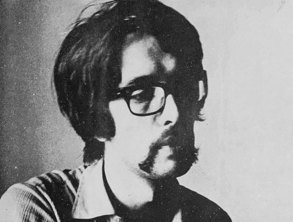 Nosotros podemos ser piratas mentirosos y vos también - “No quiero hablar de lo que me gustó, de lo que me gusta, de lo que me gustaría o de lo que no me va a gustar nunca, y tampoco parangonarlo con lo que le va a gustar o gustaría al resto de la humanidad”. Con estas palabras, el cantante y baterista del trío Manal, ejemplificaba dos semanas atrás, ante un redactor de Pelo, la posición del conjunto con respecto a las críticas. javier martinez