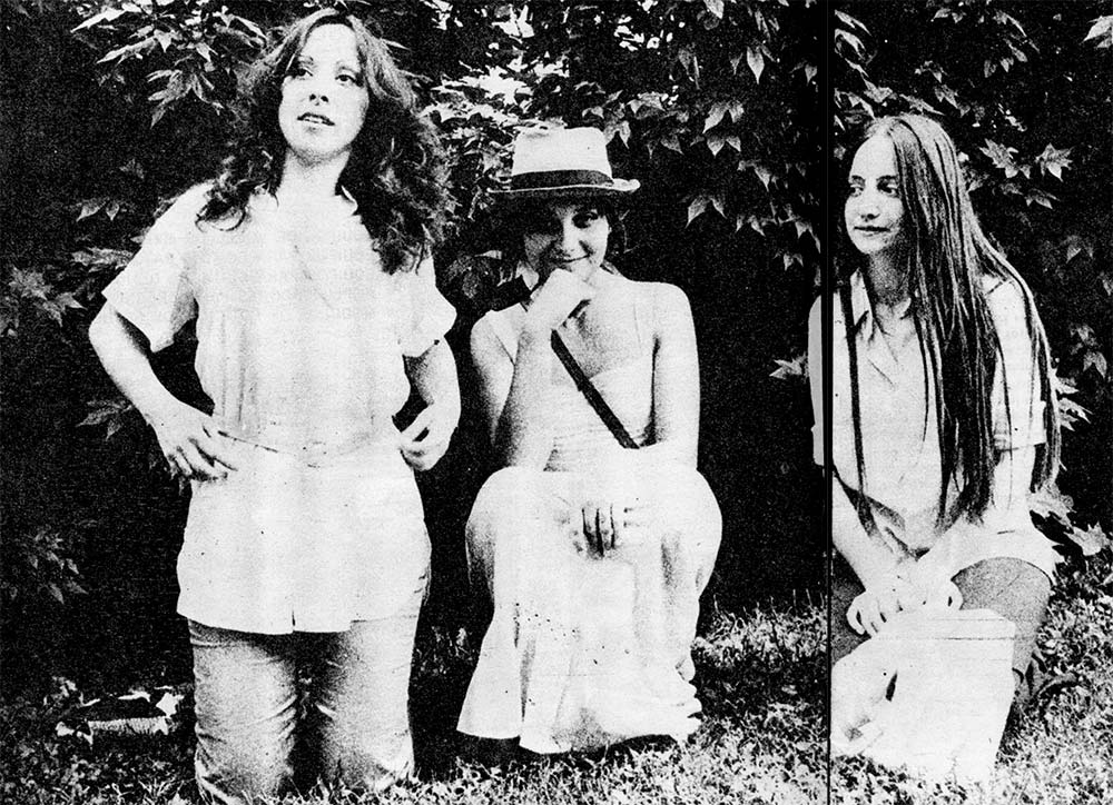 Machismo en el rock: ¿cuánto se avanzó? - Es el primer Día de la Mujer con la Ley de Cupo vigente, aunque a veces se cumpla a regañadientes. Una lucha que viene desde el momento mismo en que las mujeres empezaron a involucrarse en el rock. Acá rescatamos una entrevista con María Rosa Yorio, Mónica Campins y Liliana Vitale publicada por la Revista Pelo en mayo de 1978 que vale la pena leer para conocer cómo era la lógica en aquél momento, cómo avanzamos hasta hoy y, así, entender todo lo que falta conseguir. Yorio, Campins y Vitale