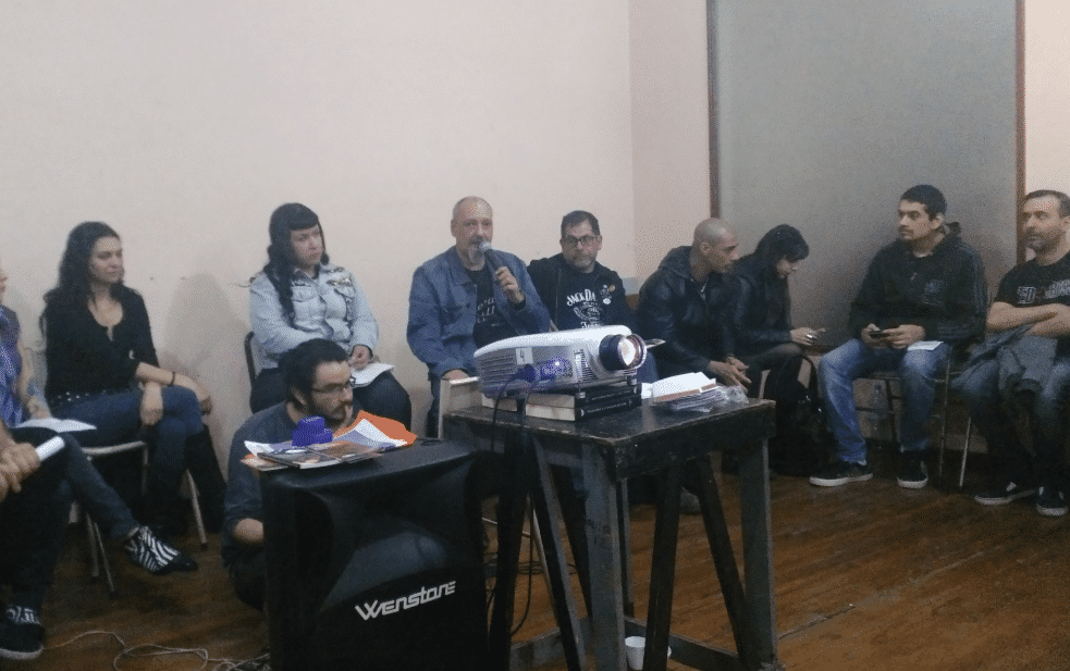 El metal emergente resiste y piensa en la academia - Se llevó a cabo el Encuentro sociocultural sobre Heavy Metal: heterogeneidades metaleras en la Universidad Nacional de las Artes. metal