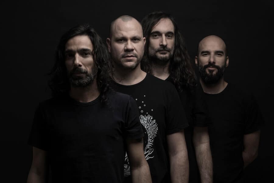 Poseidótica: "La independencia nos permite cuidar todos los aspectos del grupo" - A principios del nuevo milenio, en Buenos Aires se gestaba una de las bandas más eclécticas y particulares de la escena. Era una combinación rockera, espacial e instrumental, pero sobre todo sensorial: se llamaba Poseidótica. Poseidótica
