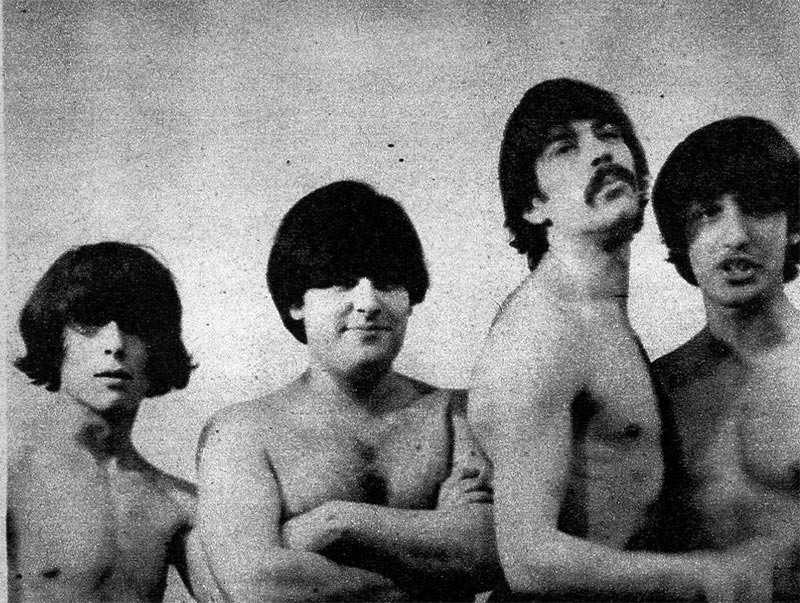 Se separa Vox Dei: tantos años de gloria - Este grupo legendario deja definitivamente los escenarios. Durante más de diez años recorrieron todo el país y fueron uno de los poderosos pilares de la música contemporánea. Su momento más alto y su obra más conocida —"La Biblia”— sirvió para consolidar todo un movimiento que, inclusive, le debe buena parte de su existencia. El final llegó por decisión propia, ya que aún siguen trabajando y podrían hacerlo por mucho tiempo más. Pero muchos de quienes hoy los siguen escuchando, quizás, no conozcan sus orígenes. Por eso, y para evitar la sensiblería de una despedida, preferimos contar su historia auxiliados por la propia memoria del grupo y por nuestro archivo fotográfico (que lo tiene todo). vox dei 1 2