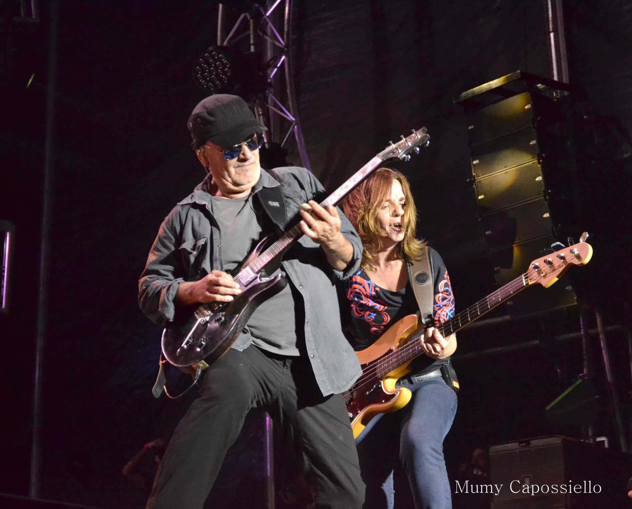 BA Rock 2017, día 1: "Y el Rock volvió a sonar, un nuevo capítulo para una leyenda" - Tras 35 años de ausencia volvió BA Rock, el mítico encuentro del Rock, que en su última edición, allá por el 82, había reunido bandas de la talla de Almendra, Sui Generis, Manal, Vox Dei, León Gieco, Pappo's Blues, Riff, La Torre, Alejandro Lerner, Los Abuelos de la Nada y muchos más. 06fa0cec 4d43 40b2 b9b7 5f00ca3fca8f scaled