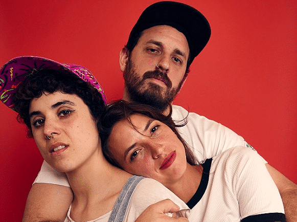 Amor en la Isla: "Seguimos siendo cien por ciento independientes" - Desde hace varios años, Amor en la Isla ocupa un lugar de culto en la escena indie nacional con su particular estilo de pop punk garage. Acaban de lanzar un simple editado también en España y preparan nuevos temas. 0c028bdf 7b9e 4581 9f73 a8eca84f7e15