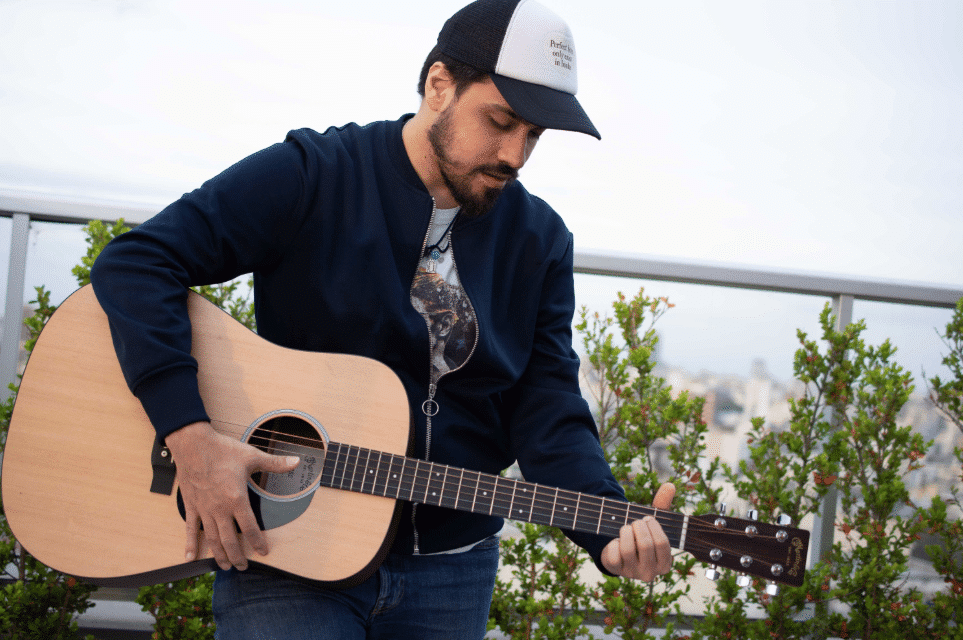 Juaco Canteli: "Todos queremos modificar algo del mundo" - El solista Juaco Canteli lanzó su primer material discográfico y lo presenta este jueves 20 de diciembre en El Universal Espacio Cultural de Palermo, junto a músicos invitados. 1eb9d92c 08d4 429b a57b 94c7de3ec6f8