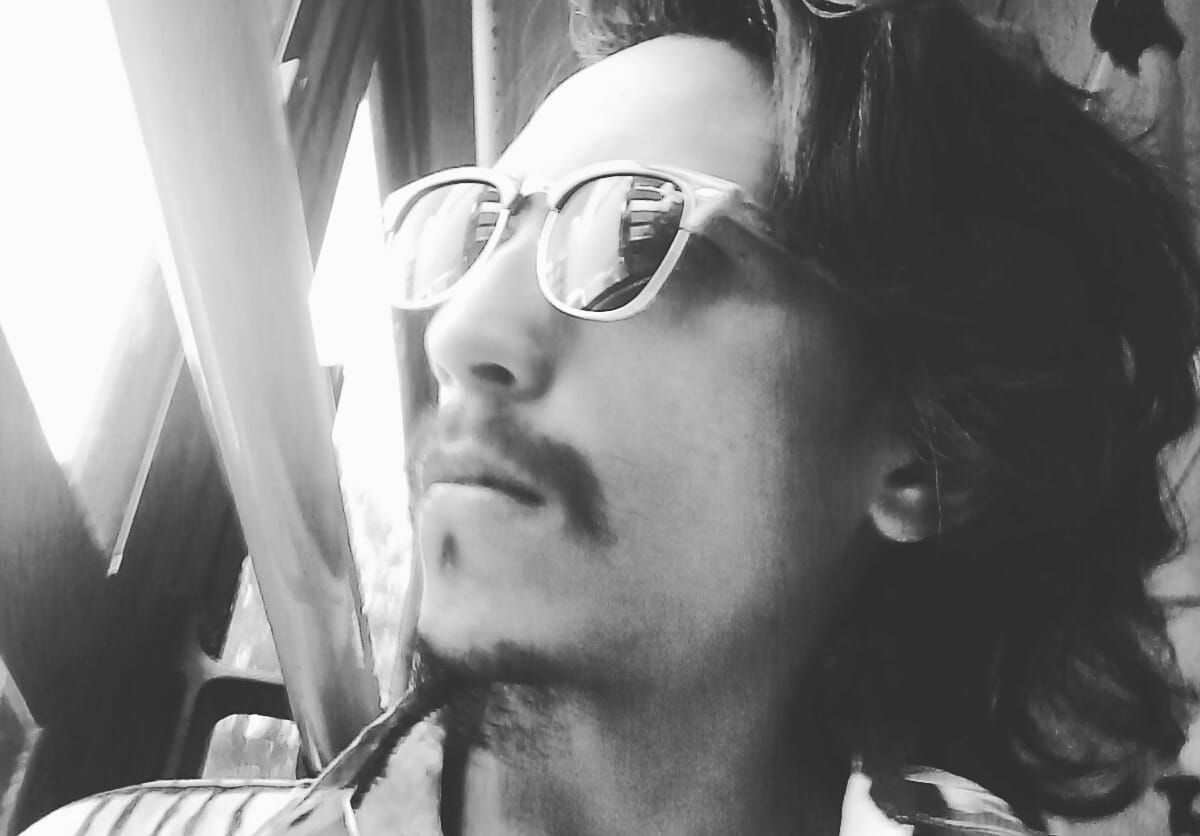 Zayo Rom: un disco pensado "como la duración de un viaje entre Banfield y Constitución" - Zayo Rom es el nombre elegido por el cantautor para darle vida a su proyecto solista. El mismo nace de la experimentación al grabar canciones con el fin de formar una banda. No obstante, el artista entiende que en la actualidad todo se comparte de manera virtual y que puede hacer algo más elaborado. De esta manera empieza a gestar "Venga la creación". 4493990c 9f4a 4456 bce9 f69df5e2ddee