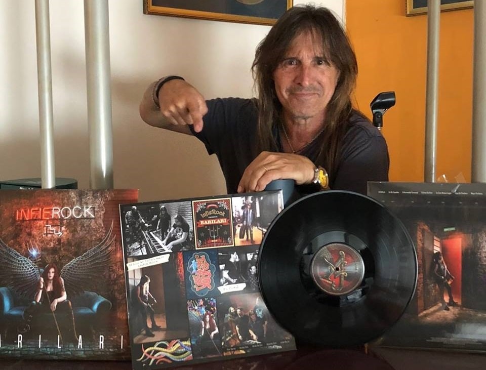 Adrián Barilari en Rosario - Barilari también Integró Alianza en los '90 y como solista editó cuatro trabajos: el homónimo en 2003, junto a los músicos de Nightwish, "Canciones doradas" en 2007 (reversionando clásicos del rock y el pop), "Abuso de poder", mostrando su faceta más pesada, y "Barilari 4". Hace algunos meses editó "Infierock", su quinto material de estudio. 4a132269 ac86 4a4b bc62 0bab5494411b