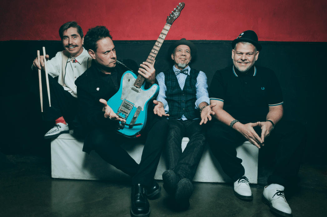 Desorden Público regresa con su gira "Bailando sobre las Ruinas" - Recientemente nominados al Grammy, con más de 30 años de escena, Desorden Público sigue más vigente que nunca. "Resistir, sobrevivir al desarraigo y llevar la bandera venezolana en alto por todo el Mundo dando un fuerte mensaje a través de sus canciones, bajo la cadencia de su música que eleva el alma". Ellos son la voz de "Los que se quedan, Los que se van", tal como expresa la canción que fue leitmotiv de un reciente documental de la CNN. 81588cf3 f024 45d1 9575 b7d630fa94a1