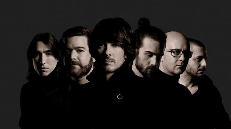 Vetusta Morla: "La cultura no vive sus mejores momentos en España" - “Buenos Aires forma parte del ADN de Vetusta Morla. Siempre nos ha tratado muy bien, incluso sin tener discos publicados en las tiendas. Por toda esa gente que cree en nosotros allá y por seguir encontrándonos con una ciudad maravillosa, volveremos siempre que se pueda”, confiesa Guillermo Galván, guitarrista y gran responsable de la mayoría de las letras del conjunto madrileño. Vetusta Morla